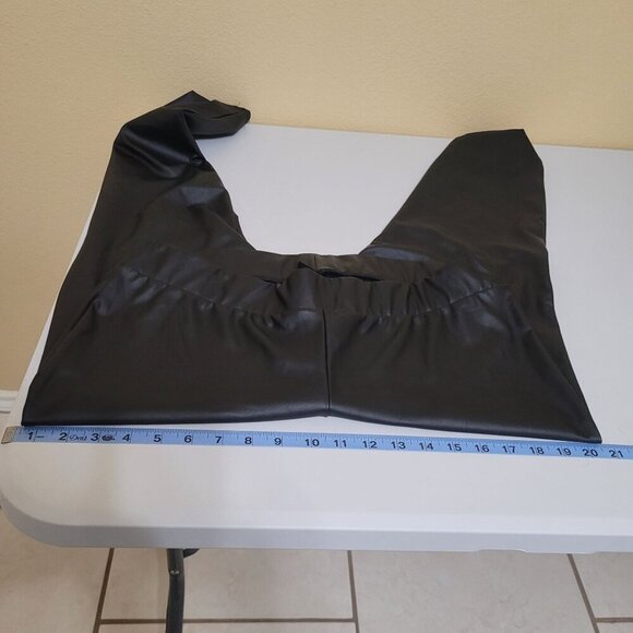 Torrid Womens Faux Leather Leggings Black‎ Size 2 Polyester Spandex - Picture 9 of 10